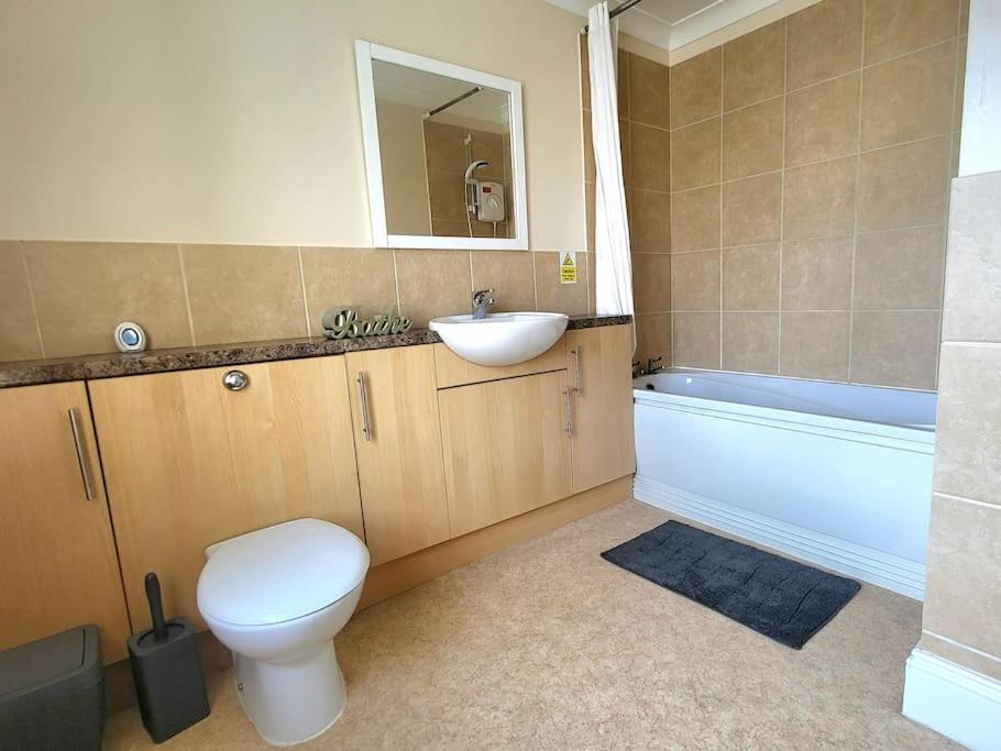 Apartment * Free Parking * Ocean Reach Plymouth