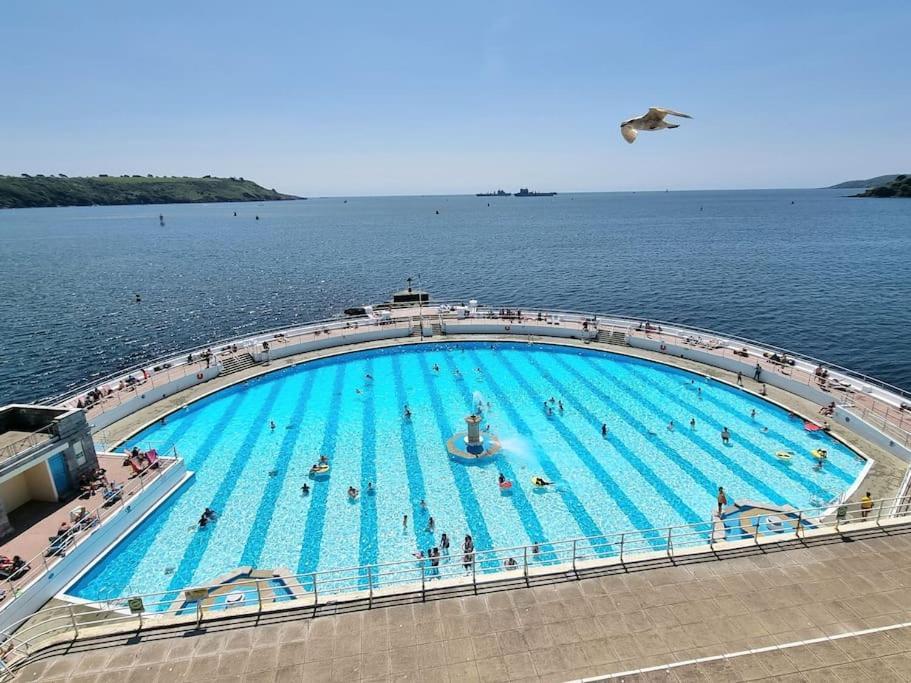 Apartment * Free Parking * Ocean Reach Plymouth